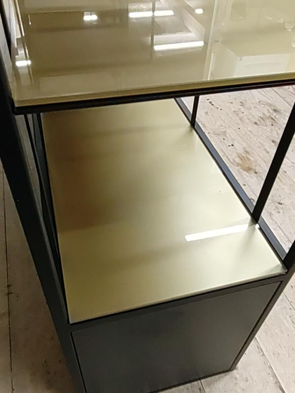 Regal Glasboden gold lackiert