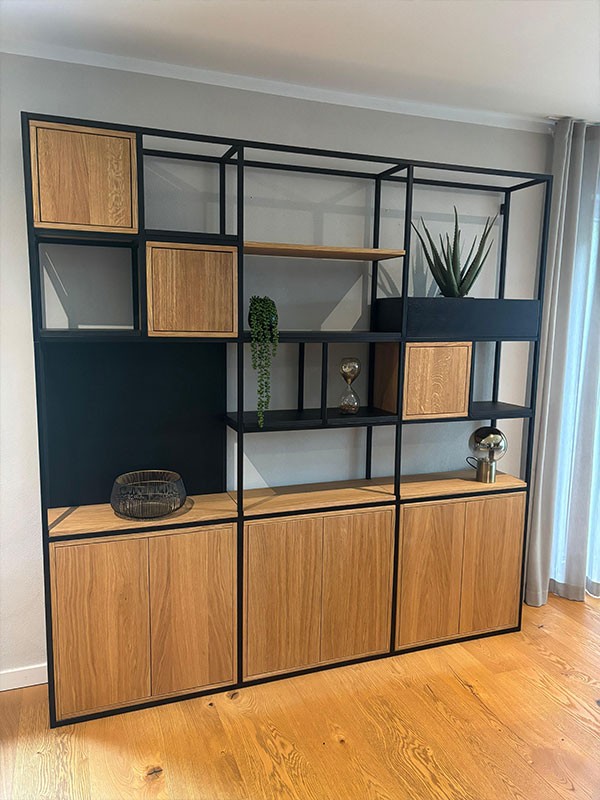 Raumteiler Regal nach Mass Industriedesign Holz und Metall