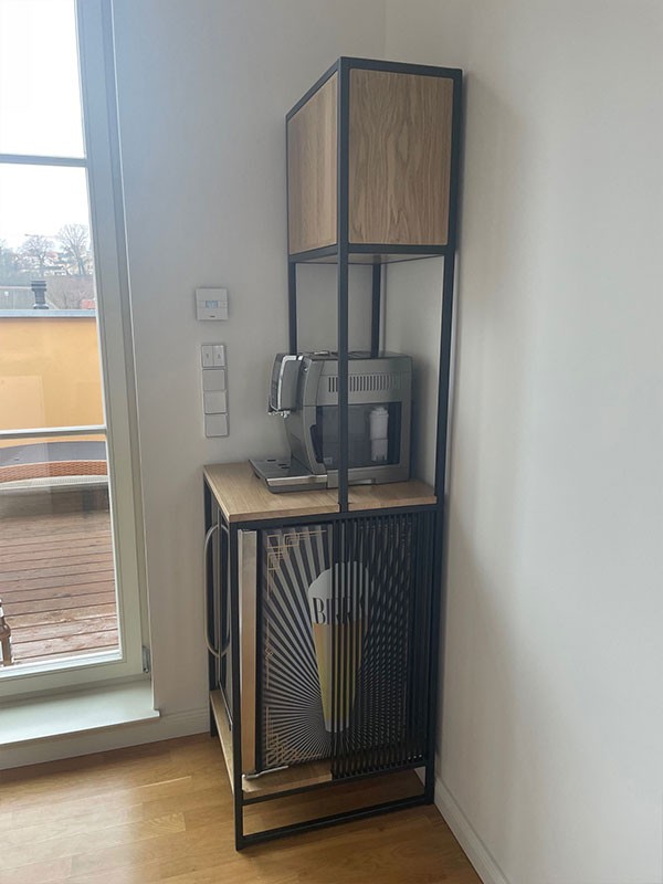 Regal für Kühlschrank und Kaffebar 2